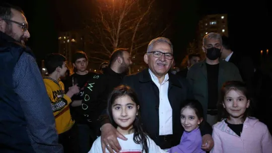 Başkan Büyükkılıç, Ramazan coşkusunu vatandaşlarla yaşıyor
