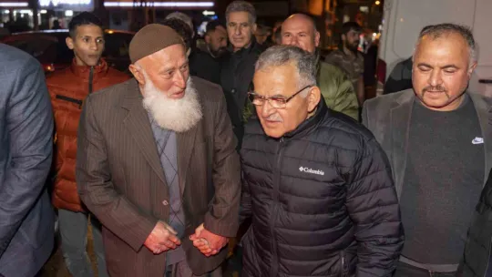 Başkan Büyükkılıç, Ramazan'ın bereketini vatandaşla yaşıyor