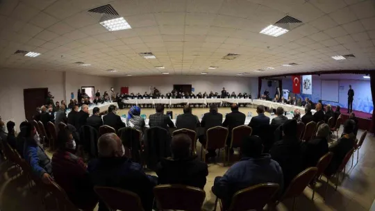 Başkan Büyükkılıç Sarız'da muhtarlarla buluştu
