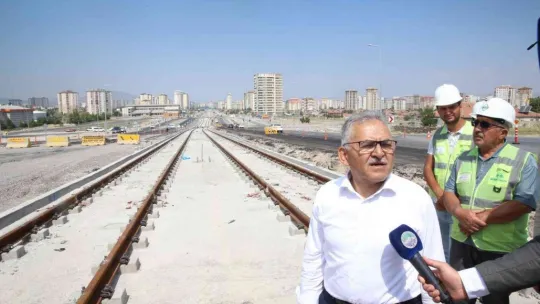 Başkan Büyükkılıç, Talas Raylı Sistem Hattı'nı denetledi