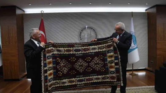 Başkan Büyükkılıç'tan 'karayolları' zirvesi