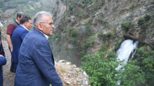Başkan Büyükkılıç'tan 2022 yılında 16 ilçeye 100 ziyaret