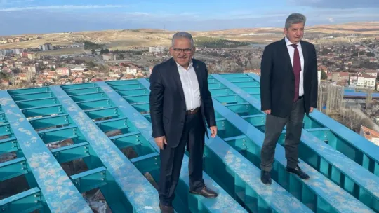 Başkan Büyükkılıç'tan 2022 yılında 16 ilçeye 100 ziyaret