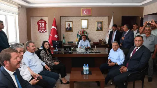 Başkan Büyükkılıç'tan 530 yıllık tarihi köprünün yanına 'millet bahçesi' müjdesi