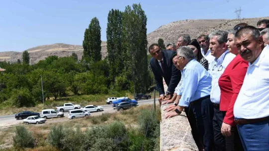 Başkan Büyükkılıç'tan 530 yıllık tarihi köprünün yanına 'millet bahçesi' müjdesi
