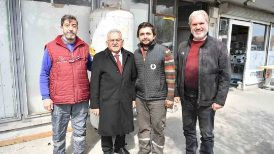 Başkan Büyükkılıç'tan ağaç işleri esnafına ziyaret