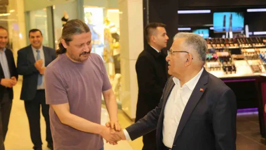 Başkan Büyükkılıç'tan AVM'de esnaf ziyareti