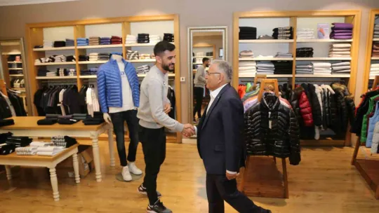 Başkan Büyükkılıç'tan AVM'de esnaf ziyareti