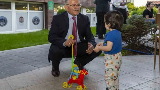 Başkan Büyükkılıç'tan çocuk kreşi müjdesi