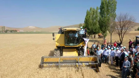 Başkan Büyükkılıç'tan Güneş Enerji Santrali ile çiftçiye destek projesi