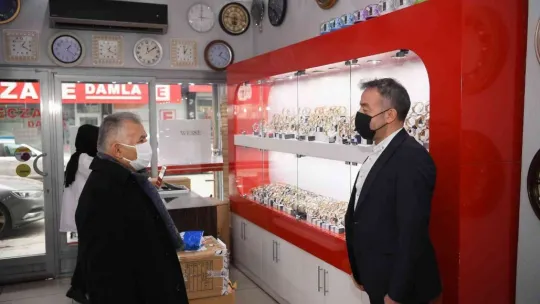 Başkan Büyükkılıç'tan Hunat esnafına ziyaret