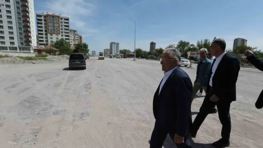 Başkan Büyükkılıç'tan Kocasinan Bulvarı'nı havaalanı'na bağlayacak yolda denetleme