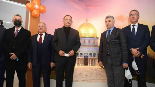 Başkan Büyükkılıç'tan Kuran-I Kerim'i hıfzeden öğrencilere hediye