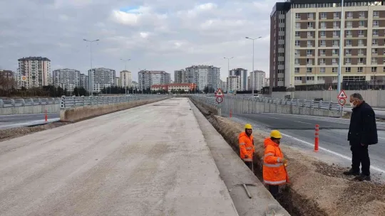 Başkan Büyükkılıç'tan raylı sistem hattında inceleme