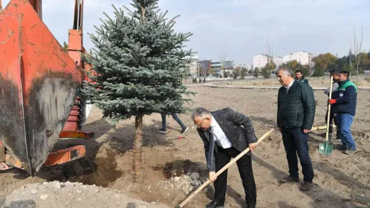 Başkan Büyükkılıç'tan Recep Tayyip Erdoğan Millet Bahçesi'nde inceleme