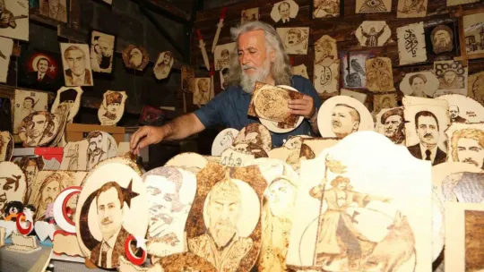 Kale İçi Sanatçılar Sokağı ziyaretçi bekliyor