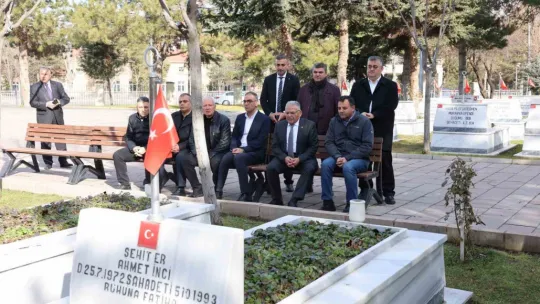 Başkan Büyükkılıç'tan şehitliklere ziyaret