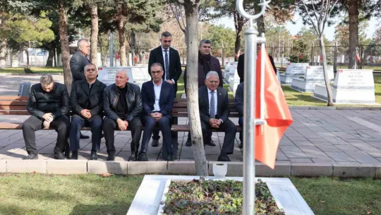 Başkan Büyükkılıç'tan şehitliklere ziyaret