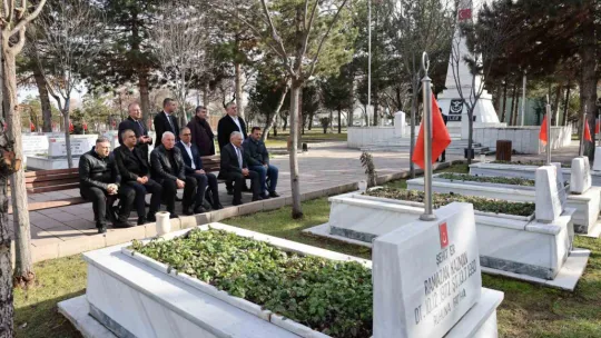 Başkan Büyükkılıç'tan şehitliklere ziyaret