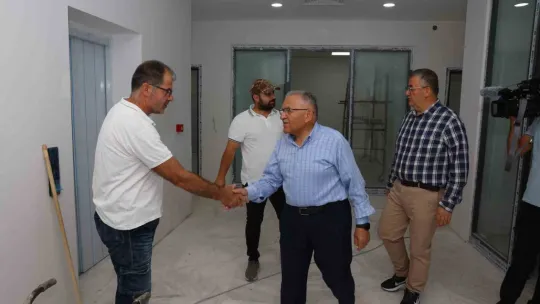 Başkan Büyükkılıç'tan Talas Mevlana Sosyal Yaşam Merkezi'nde 'teknik' inceleme