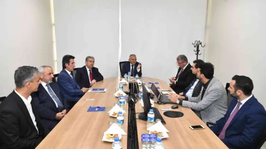 Raylı sistem enerjisi rüzgar ve güneşten sağlanabilir
