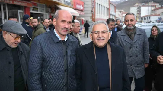 Başkan Büyükkılıç, Yahyalı'da 65 kişinin çalıştığı tekstil atölyesini gezdi