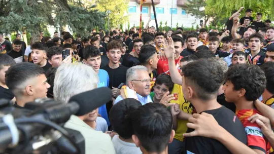 Başkan Büyükkılıç'tan Yeni Sezonda Kayserispor'a Tam Destek