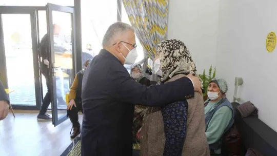 Başkan Büyükkılıç ulu çınarlarla buluştu, coşkularına ortak oldu
