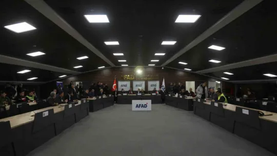 Başkan Büyükkılıç, Vali Çiçek başkanlığında Deprem Kriz Masası'na katıldı