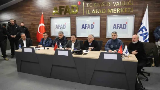Başkan Büyükkılıç, Vali Çiçek başkanlığında Deprem Kriz Masası'na katıldı