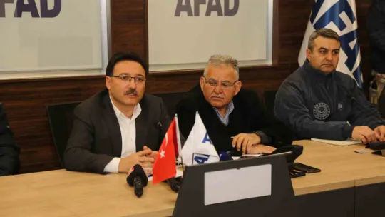 Başkan Büyükkılıç, Vali Çiçek başkanlığında Deprem Kriz Masası'na katıldı