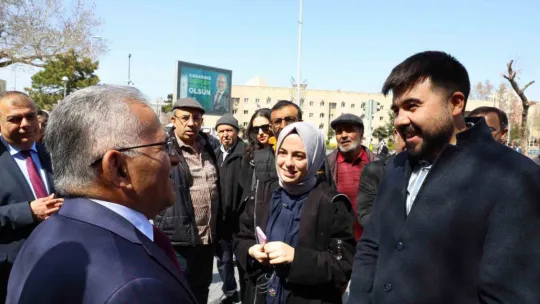 Başkan Büyükkılıç, kale surlarından Kayseri'ye mesaj verdi