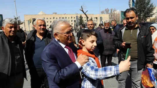 Başkan Büyükkılıç, kale surlarından Kayseri'ye mesaj verdi