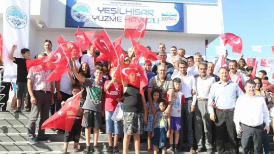 Başkan Büyükkılıç, Yeşilhisar Yüzme Havuzu'nun açılışını yaptı