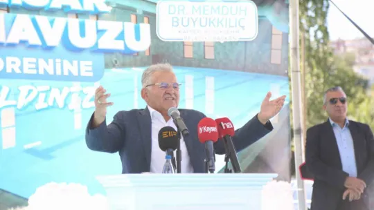 Başkan Büyükkılıç, Yeşilhisar Yüzme Havuzu'nun açılışını yaptı