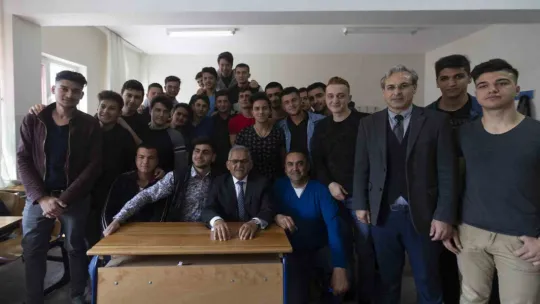 Başkan Büyükkılıç, başarılı öğrencileri Kayseri'ye davet etti