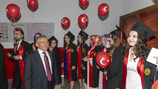 Başkan Büyükkılıç, başarılı öğrencileri Kayseri'ye davet etti