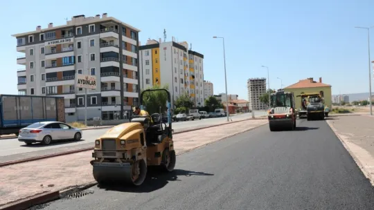 Başkan Çolakbayrakdar: 'İlçenin dört bir yanında asfalt ihtiyacını çözüme kavuşturuyoruz'