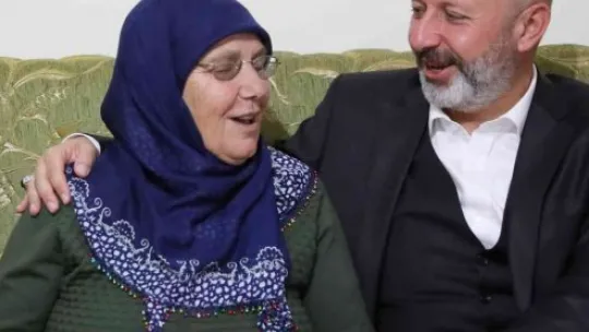 Başkan Çolakbayrakdar: 'Annelerimiz baş tacımızdır'