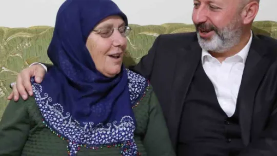 Başkan Çolakbayrakdar: 'Annelerimiz, baş tacımızdır'