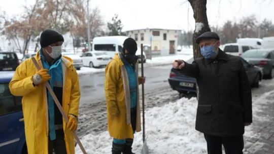 Başkan Çolakbayrakdar, 'Biz, yolları açarız. güzellik ve bereket olan kar, yeter ki yağsın'