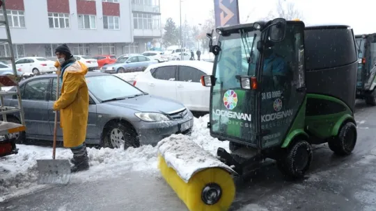 Başkan Çolakbayrakdar, 'Biz, yolları açarız. güzellik ve bereket olan kar, yeter ki yağsın'