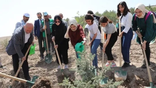 Başkan Çolakbayrakdar: 'Daha güzel çevre için çalışıyoruz'