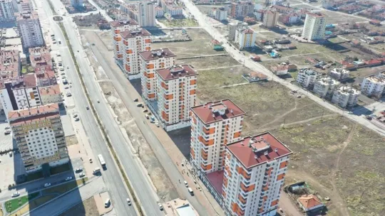 Başkan Çolakbayrakdar: 'Dönüşümle 764 aile kışı sıcak evinde geçiriyor'