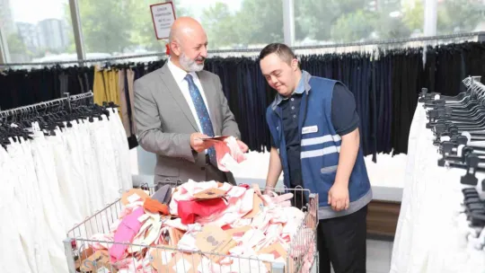 Başkan Çolakbayrakdar: 'Down sendromluların her zaman yanındayız'