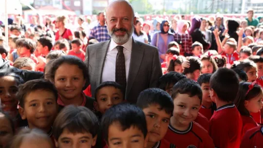 Başkan Çolakbayrakdar: 'Eğitim için tüm imkanlarımızı seferber ediyoruz'