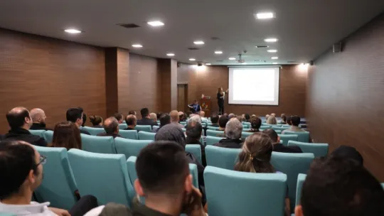 Başkan Çolakbayrakdar, 'Eğitimlerle vatandaşlarımıza daha kaliteli hizmet sunuyoruz'