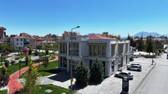 Başkan Çolakbayrakdar: 'Geleceğin bilim adamlarını ve mühendislerini yetiştiriyoruz'