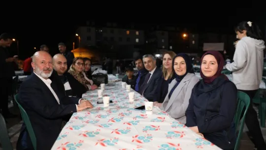 Başkan Çolakbayrakdar, 'Hemşehrilerimizle Ramazan'ın güzelliklerini paylaşıyoruz'