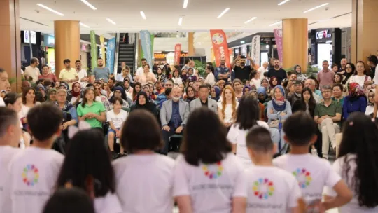 Başkan Çolakbayrakdar, 'Her alanda gençlerimizin ve evlatlarımızın yanındayız'